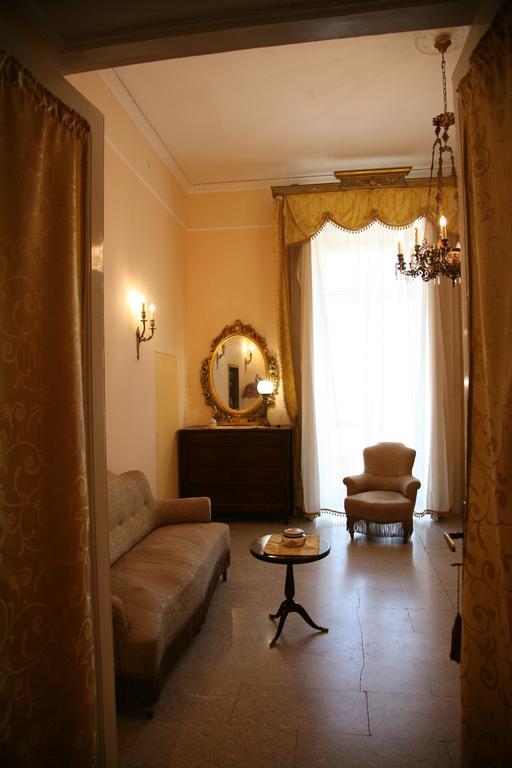 Bed and Breakfast Napoli Retro Экстерьер фото