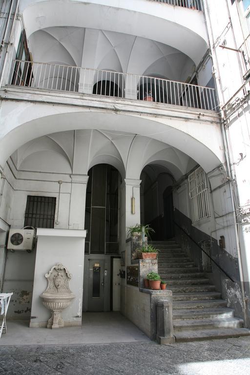 Bed and Breakfast Napoli Retro Экстерьер фото